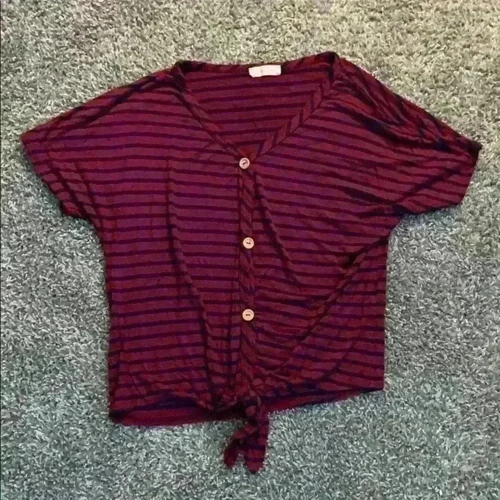 Olivia Rae Cropped Shirt - Size S
